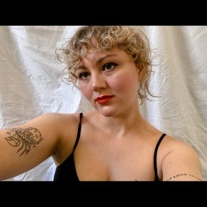 Meet your Posher, Alisha